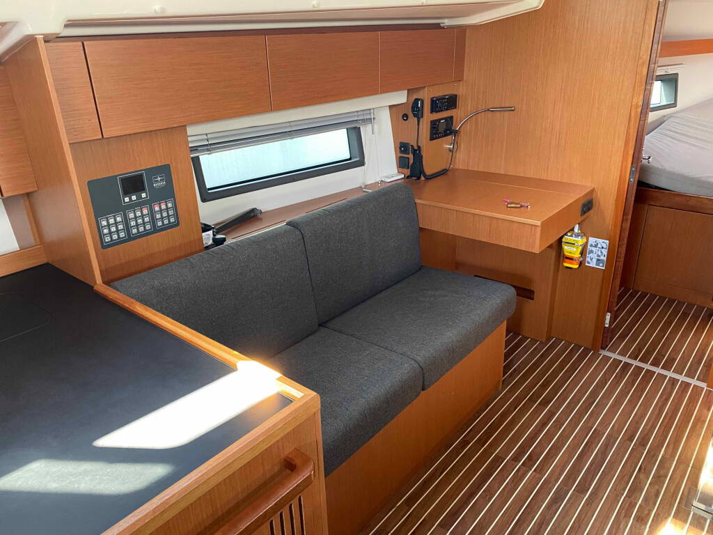 Bavaria C42 PRESTIGE