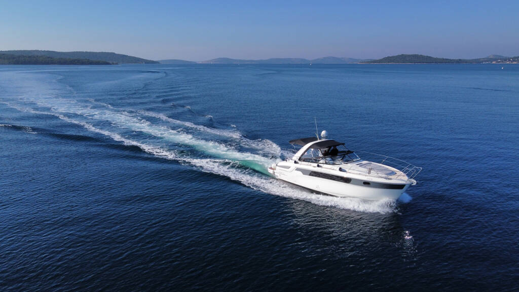 Bavaria Sport 35 Topless