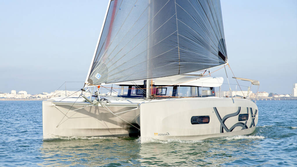 Excess 11 HULL 206