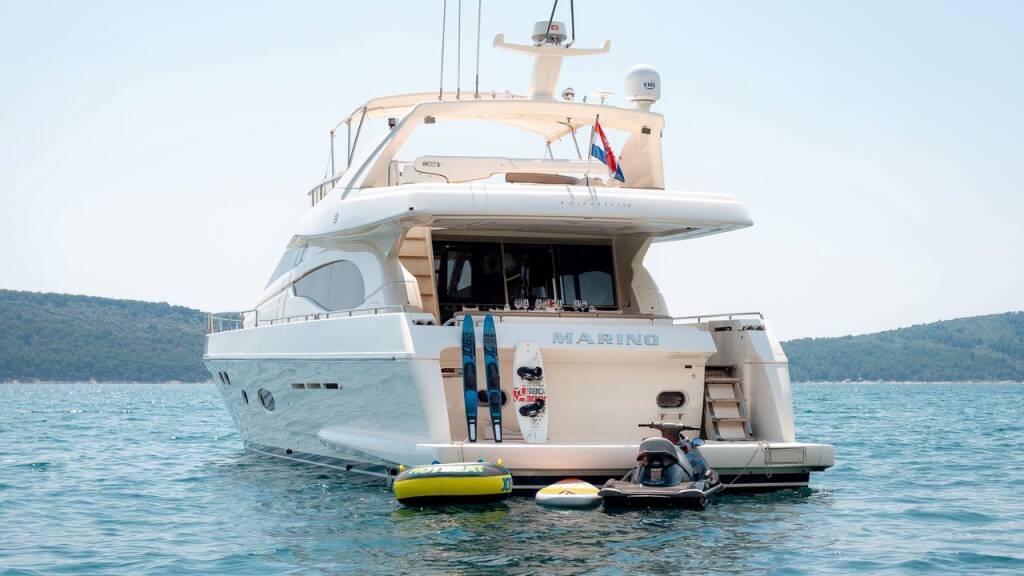 Ferretti Yachts 730 Marino