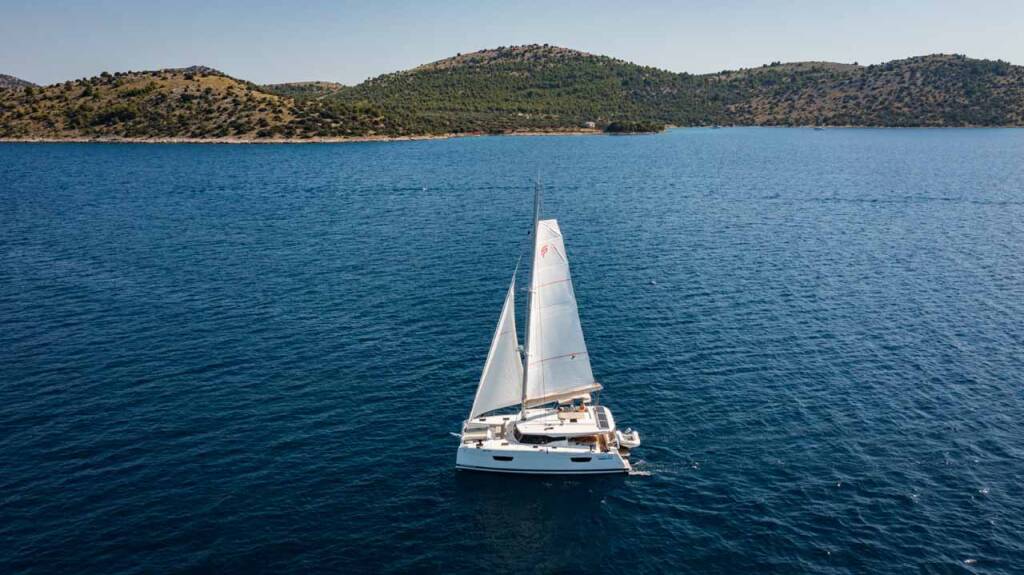 Fountaine Pajot Astrea 42 Flonja