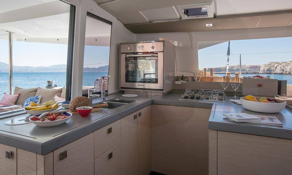 Fountaine Pajot Astrea 42 Felis