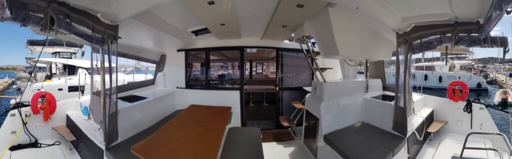 Fountaine Pajot Astrea 42 Wild Baleine