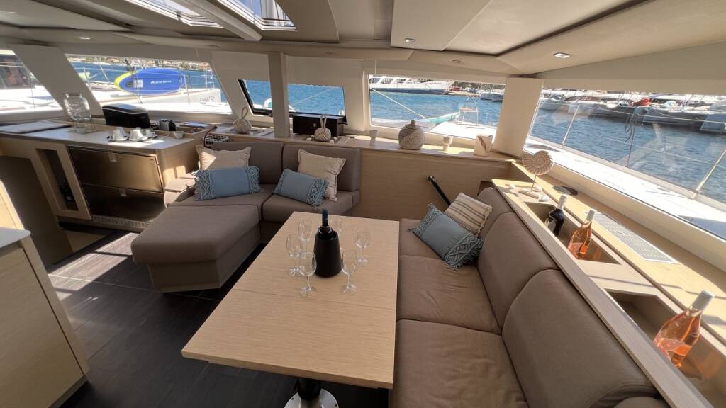 Fountaine Pajot Aura 51 Three Dee