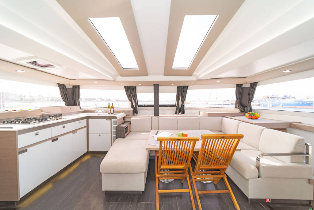 Fountaine Pajot Elba 45 Night Breeze