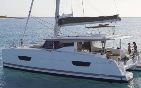 Fountaine Pajot Lucia 40 Fortuna