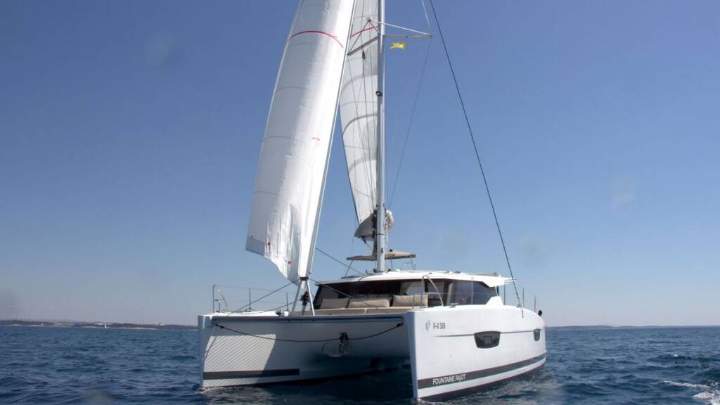 Fountaine Pajot Lucia 40 Luna Rossa II