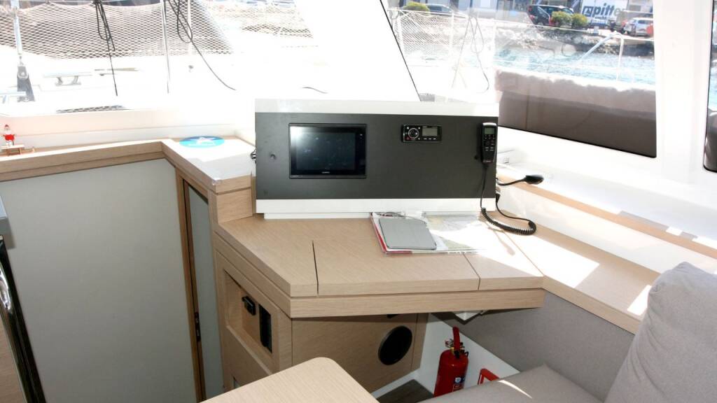 Fountaine Pajot Lucia 40 Luna Rossa II