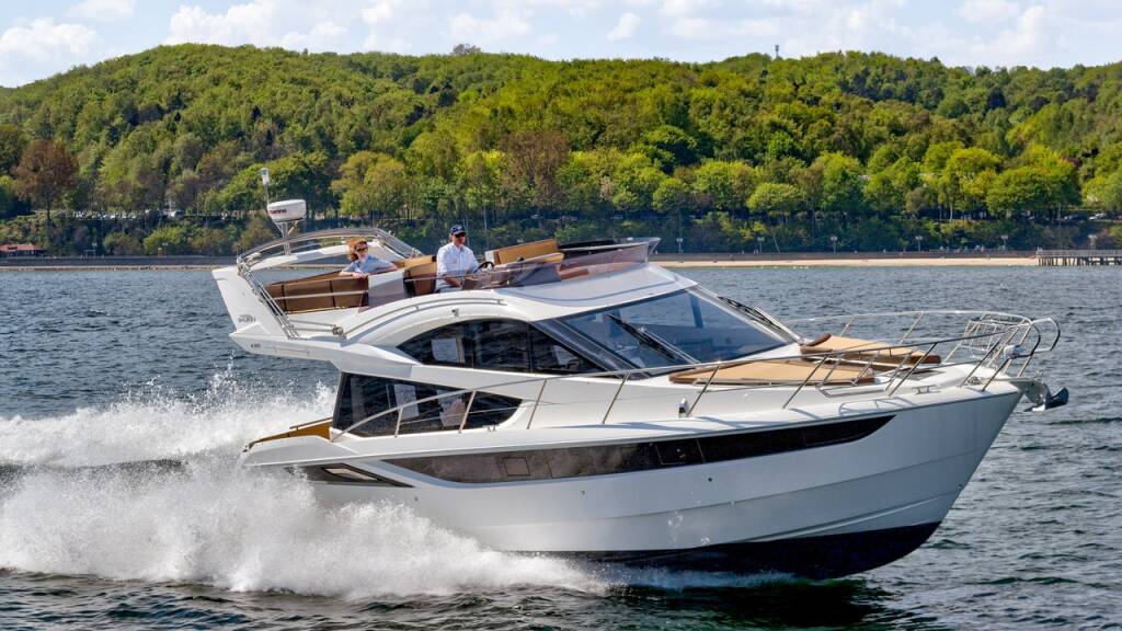 Galeon 420 Amber Blue