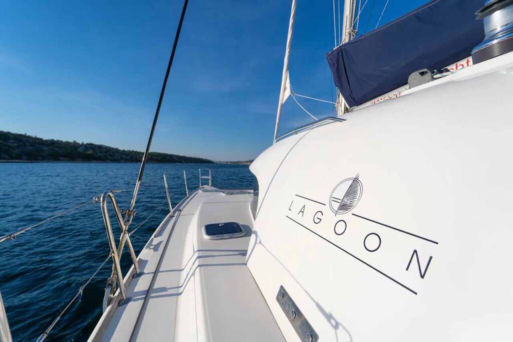 Lagoon 380 Twin Star