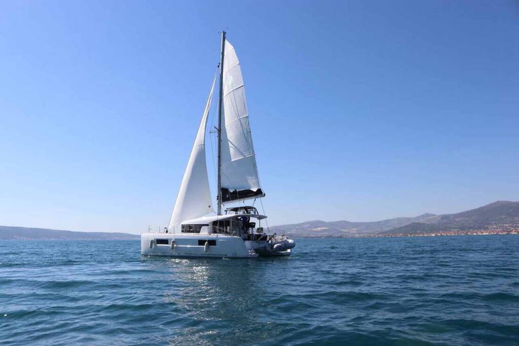 Lagoon 40 Blue