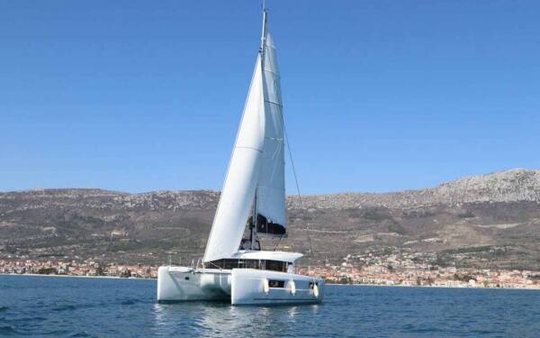 Lagoon 40 Blue