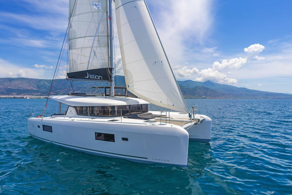 Lagoon 42 White Pearl