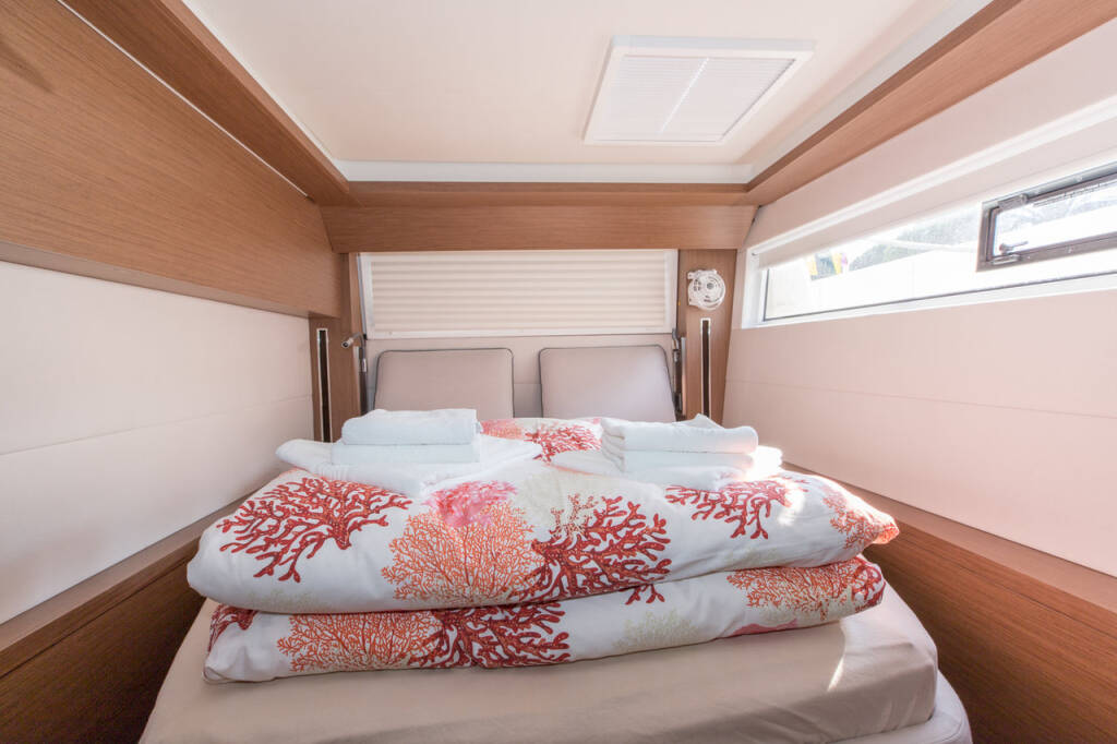 Lagoon 50 Twin Joy - CREWED