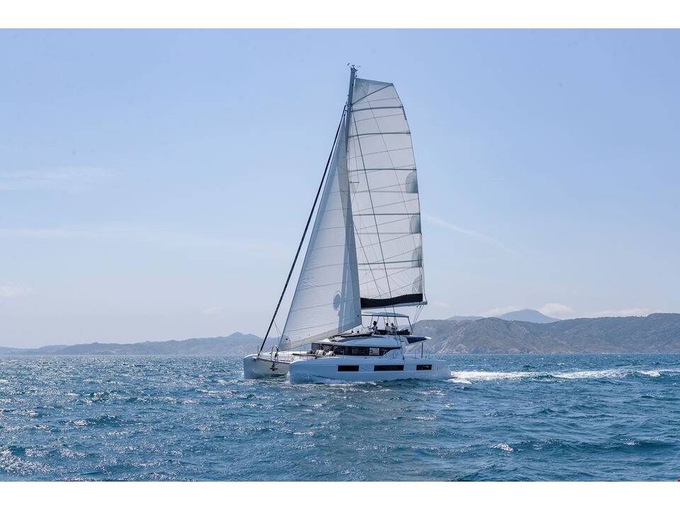 Lagoon 51 Nevera