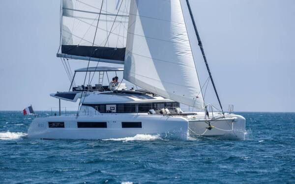 Lagoon 51 Nevera