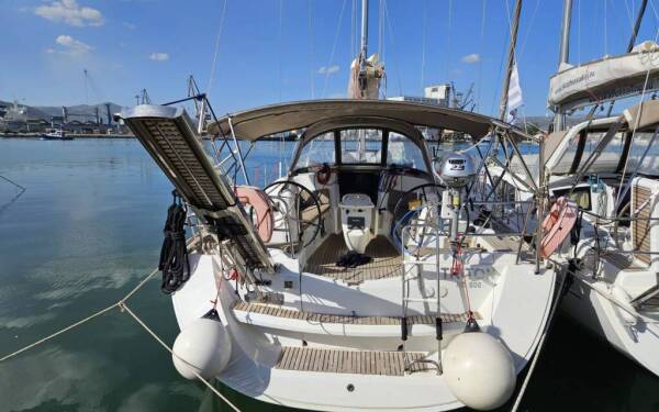 Sun Odyssey 42i Triton