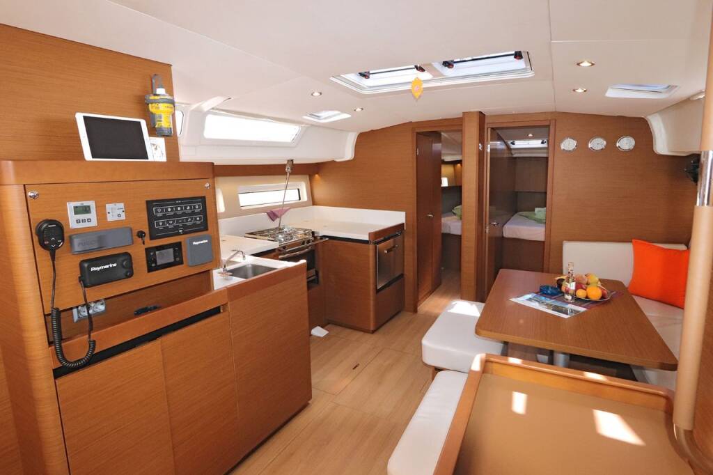 Sun Odyssey 490 Avra