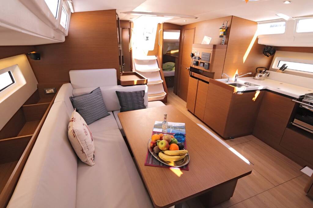 Sun Odyssey 490 Avra